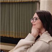 Diplomata al liceo linguistico, laureata in Lettere impartisce ripetizioni di tedesco per scuole medie/superiori, presenza/online